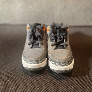 Toddlers Jordan’s shoes that’s in perfect condition